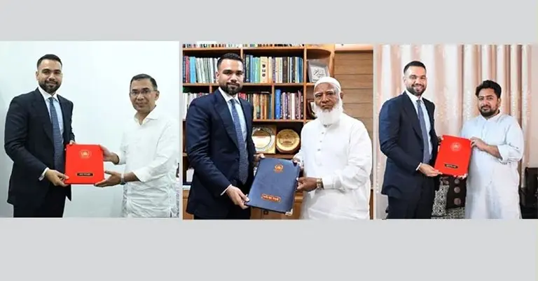 সজীব এম খায়রুল ইসলাম তিন নেতার হাতে শুভেচ্ছা বার্তা তুলে দেন